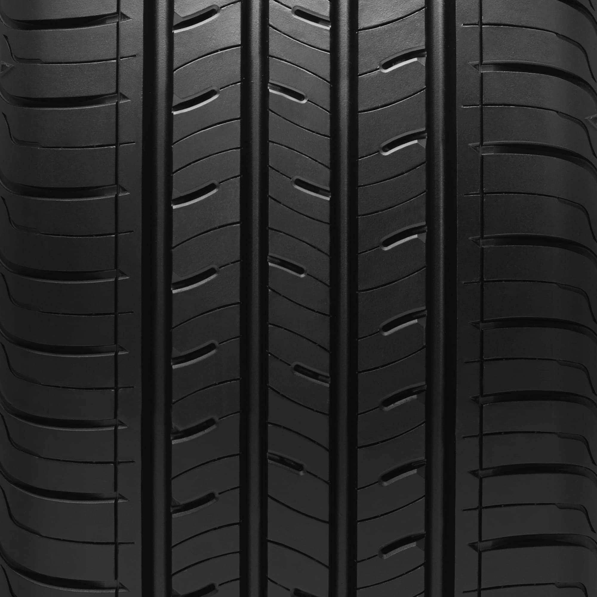 Kumho Solus TA31 185/55-15 82 H Tire - Image 4